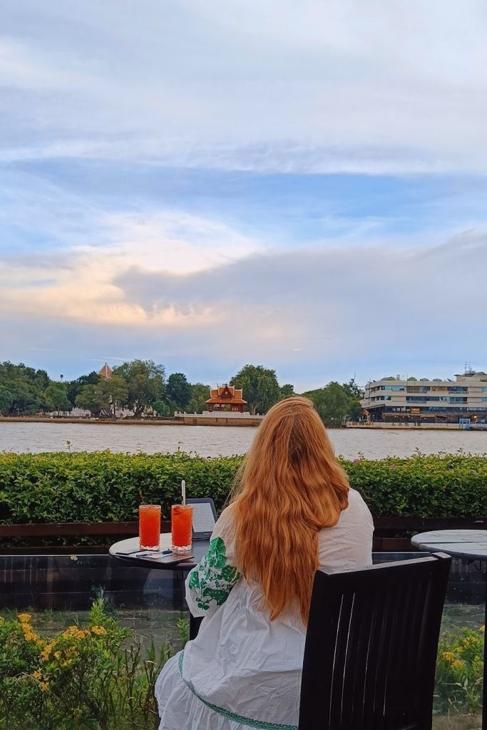 The bar area in Praya Palazzo hotel in bangkok, looking out over the river