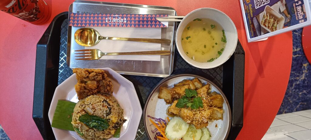 Vegan in bangkok - food at V Street inside EmSphere