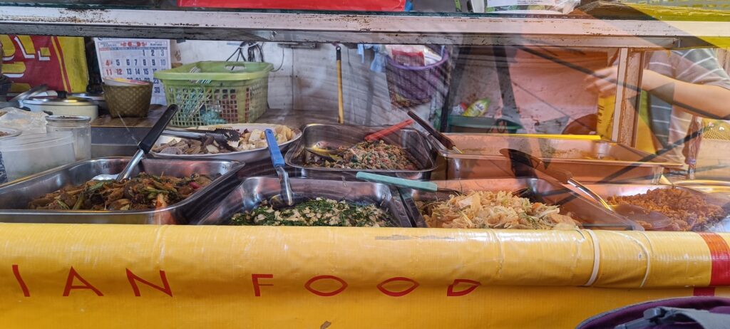 Jae Noi food stall, vegan in Bangkok