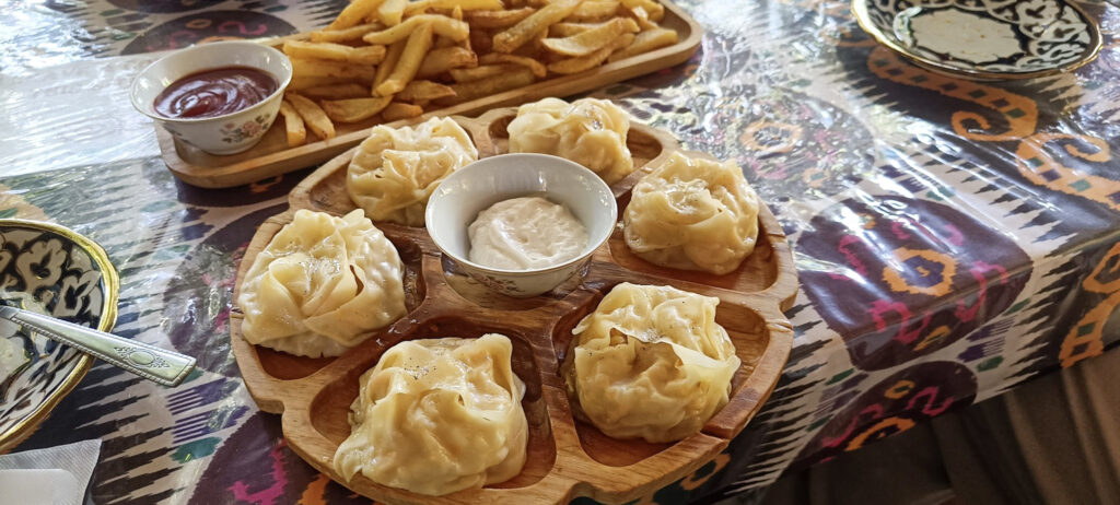 Uzbek manti in a restaurant in Samarkand