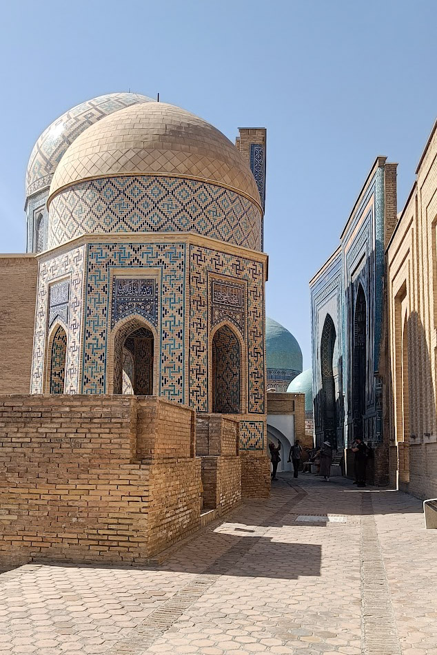 The mausoleums of Shah i Zinda in Samarkand, Ubekistan