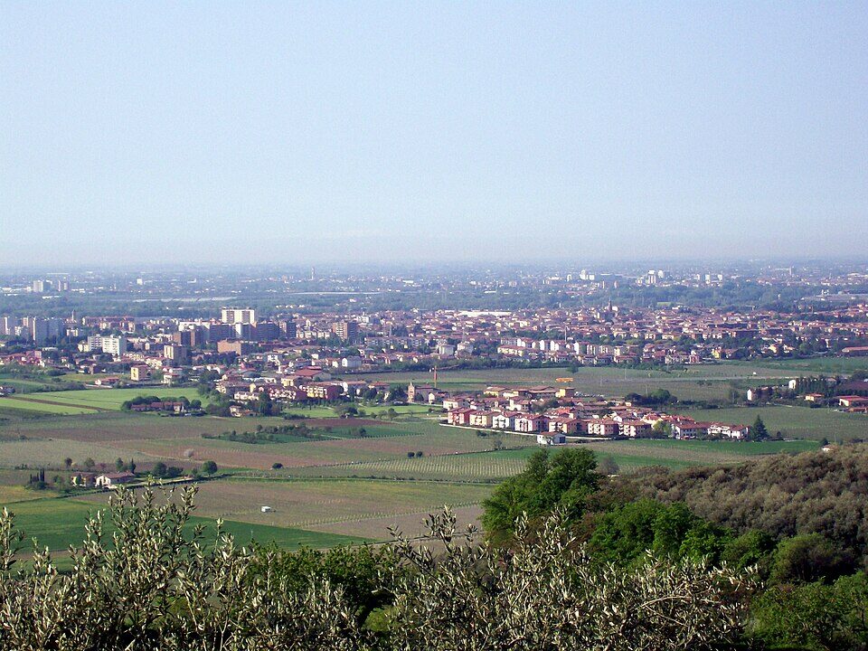 A view out from Borgo Venezia, Verona