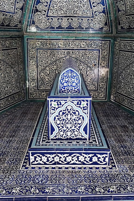 The sarcophagus of Muhammad Rahim Khan I.