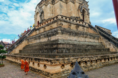 3 days in Chiang Mai, monks near the temple